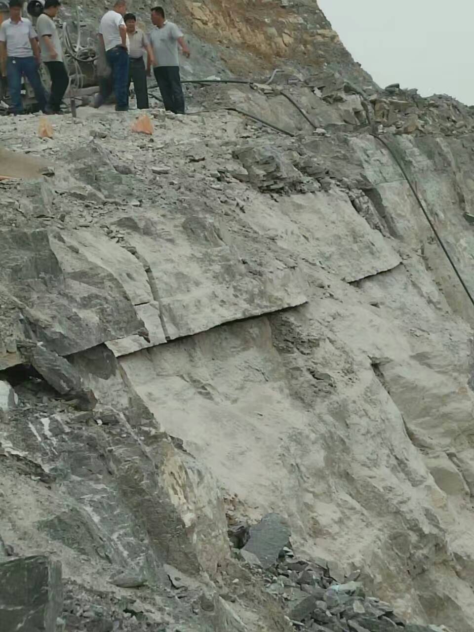 礦山開(kāi)采、爆破現(xiàn)場(chǎng)