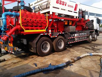 寶石集團壓裂車機組密封測試現(xiàn)場