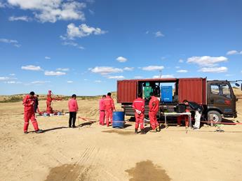 長城鉆探工程技術研究院三路采氣樹完井試壓