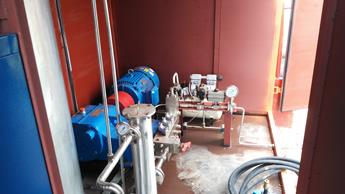 中國石油渤海鉆探天然氣井口完井試壓現(xiàn)場(chǎng)圖片4