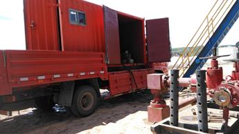 中國石油渤海鉆探天然氣井口完井試壓現(xiàn)場(chǎng)圖片2