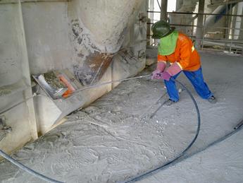 水泥廠回轉(zhuǎn)窯結(jié)皮高壓水清洗設備