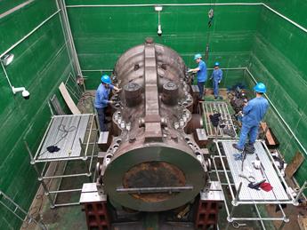 上海電氣汽輪機高低壓內缸5路密封試驗現(xiàn)場