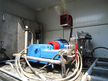 延長(zhǎng)石油車(chē)載式天然氣井口試壓現(xiàn)場(chǎng)圖片3