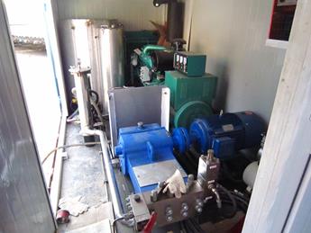 延長(zhǎng)石油車(chē)載式天然氣井口試壓現(xiàn)場(chǎng)圖片4