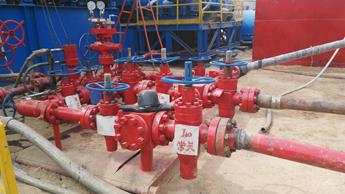 延長(zhǎng)石油車(chē)載式天然氣井口試壓現(xiàn)場(chǎng)圖片7