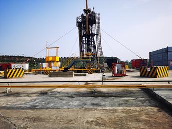 川慶鉆探頁(yè)巖氣鉆采井口試壓裝置圖片2